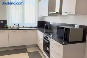 Modern family retreat in St Julians - Image 3