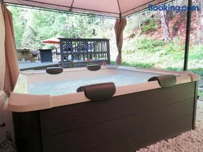 Lakeside Home - Image 2