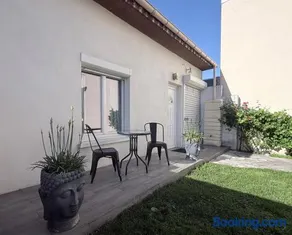 Air-conditioned studio with terrace 5 min to Metro Line 14 - Image 1