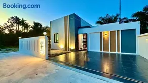 NKR Poolvilla - Image 3