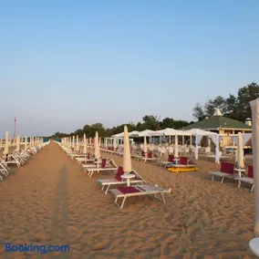 villetta con piscina a due passi dal mare - Image 3