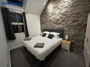 2 bed house sleeps 4 centre of Welshpool Parking - Image 2