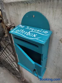 The Turquoise Letterbox - Central Calcutta - Image 3