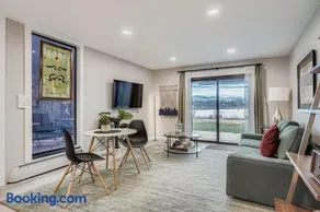FoxGardens Incredible Lake & Mtn View Private Secure - Image 1