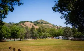 Morgan Hill Camping Resort Cottage 3 - Image 2
