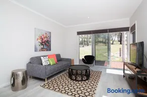 Ironbark Cabin at Homewood Lodge - Image 2