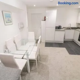 Falmouth Retreat - Family stays - Image 2