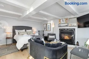 Private Oceanfront Suite Hot Tub & Fireplace - Image 4