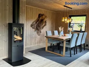 Elegantes, ruhiges Ferienhaus in bester Lage für alle Outdoorfans - Image 3