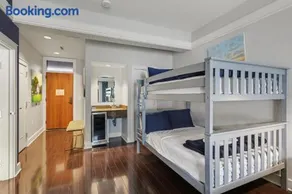 Experience comfort in King Suite 357, a cozy Bay Harbor retreat for 6. - Image 2