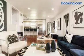 4BD 2BA - Black&White ArtBNB - Antique Row WPB - Image 2