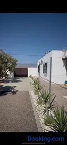 Oasis Pool in the Desert BBQ and Garden - Image 3