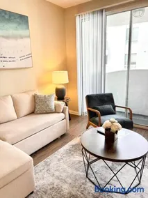 Spacious 2B 2B Apartment in Marina Del Rey with Pool - Image 5