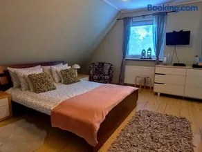 Cherry Tree Cozy Rooms - Image 2