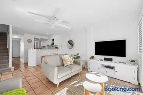 Villa Aqua 6 - Riverfront Noosaville - Image 2