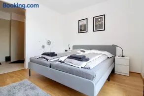 Modern Balcony Apartment with Pool close to Lake in "Donaustadt" - Image 3