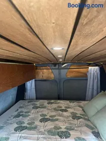 Luxury campervan w shower - Image 2