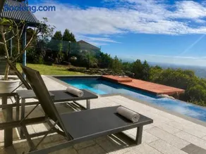 Zig Zag Retreat - Hilltop Home With Stunning Views - Image 2