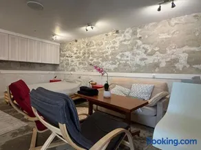 Raw - Entire Waterfront Accommodation - Image 1