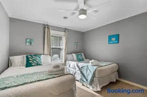 Blue Bear Cottage at Simple Life Rentals - Image 3