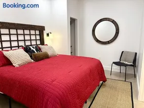 Restful Remedy in Downtown & Historic Pilot Mountain Apartment - Image 2