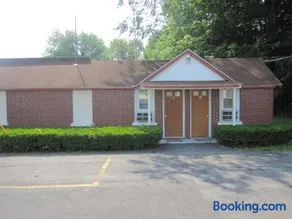 Pinecrest Motel - Image 1