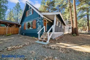Vanderhut Chalet - Walking distance to a local park, skate park, and dining - Image 2
