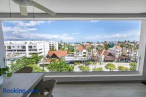 Corner Penthouse with Ocean and City Views with a Content Creator Hub - Image 2