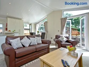 Forest Glade Lodge - Image 1