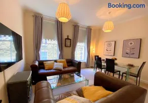 Fabulous 2 bed Historic Ground floor apartment Belper with free car parking next to property - Image 1