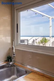 Seaview Apartment N12 - Image 4