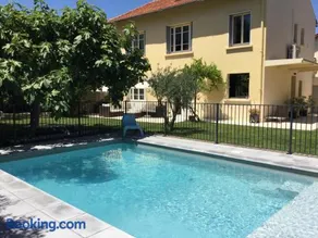 Beautiful vacation rental with private pool in the heart of the city of Avignon, sleeps 8. - Image 1