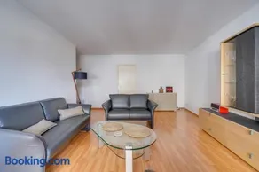 Lovely Bordeaux flat with parking - Image 3