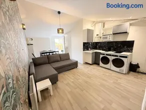 Family apartment with terrace near Paris - Image 2