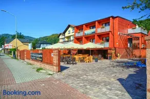 Pensjonat & Restauracja Lustrzany Zakątek - Image 1