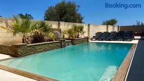 Ta Lucija - Luxurious 6 Bedroom/En suite Villa - Pool / AC - Image 1
