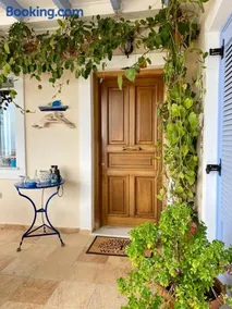 Elichrisos Apartment Spetses - Image 3