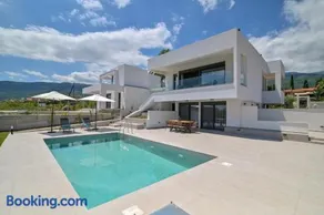 Apex Premium Living - Image 1