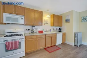 Super Cute & Great Home With 4 Beds King Bed 65Inch TV Fenced Backyard New Appliances BBQ Grill Porch Outdoor Furniture - Image 4