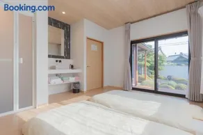 Private Japanese Garden House near Kansai Airport, Osaka - 6BR for Families and Groups of 6 to 12 Guests - Free parking, Hinoki Bath, Private Dining - Image 1
