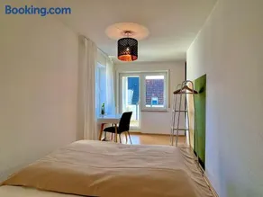 Modernes Apartment mit Balkon - Image 2