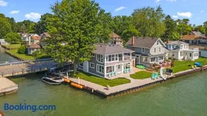 Grand Horizon St Clair Riverfront Oasis - Image 3