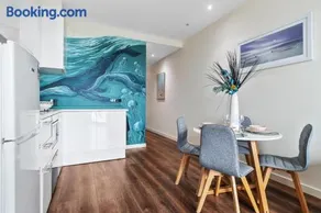 Sails by the Bay Ocean Views Wi Fi Netflix - Image 3