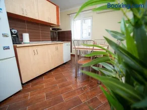 L&R Modern Apartment - Image 2