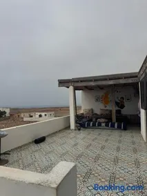 EL Faro Surfstay - Image 4