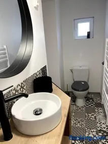 Bel appartement sur cour plein centre ville et parking - Image 2