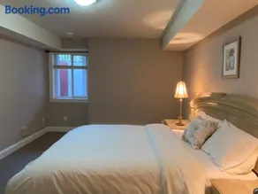 Mae Sweet Home - Image 4