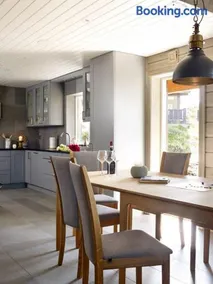 Large Mountain Lodge Stryn - sleeps 16 guests - Image 3