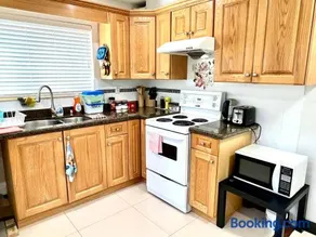 Cozy 2-bedroom Private Guest House in a convenient location - Image 3
