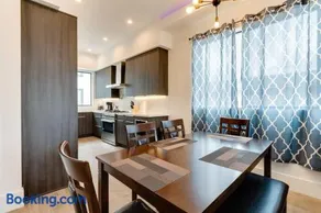 2 Luxury Modern 8 Bedroom Home with Rooftop Decks - Image 2